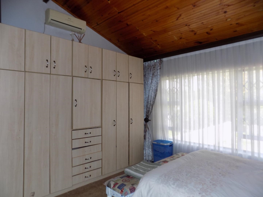 4 Bedroom Property for Sale in Uvongo KwaZulu-Natal