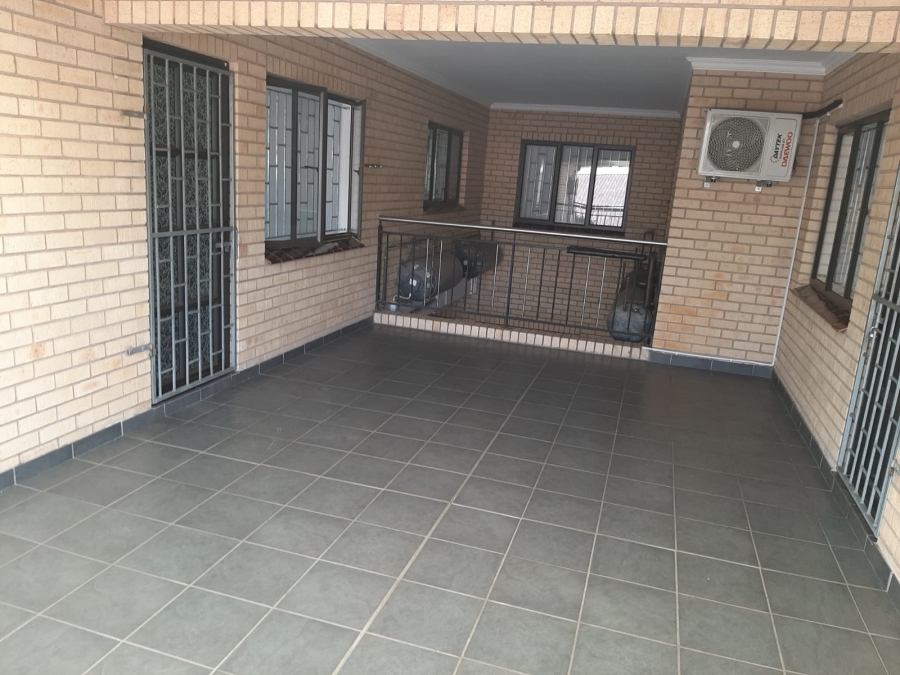 To Let 2 Bedroom Property for Rent in Grangetown KwaZulu-Natal