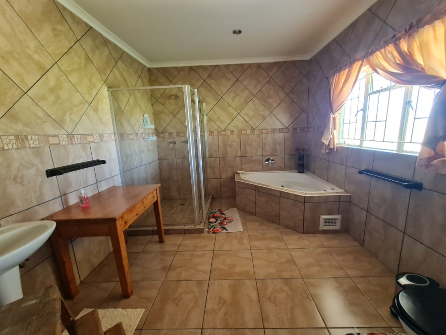 6 Bedroom Property for Sale in Glencoe KwaZulu-Natal
