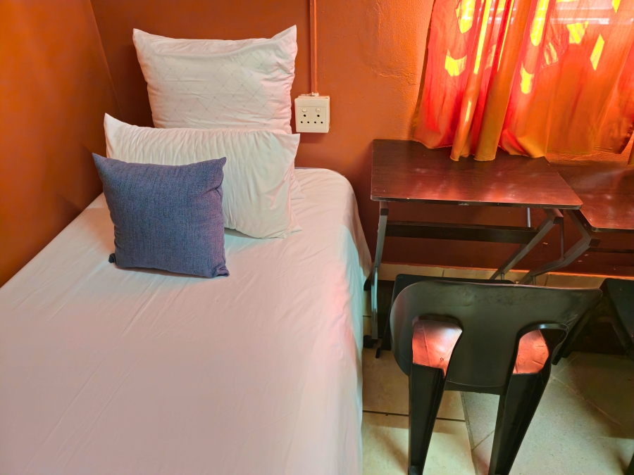 To Let 23 Bedroom Property for Rent in Reservoir Hills KwaZulu-Natal