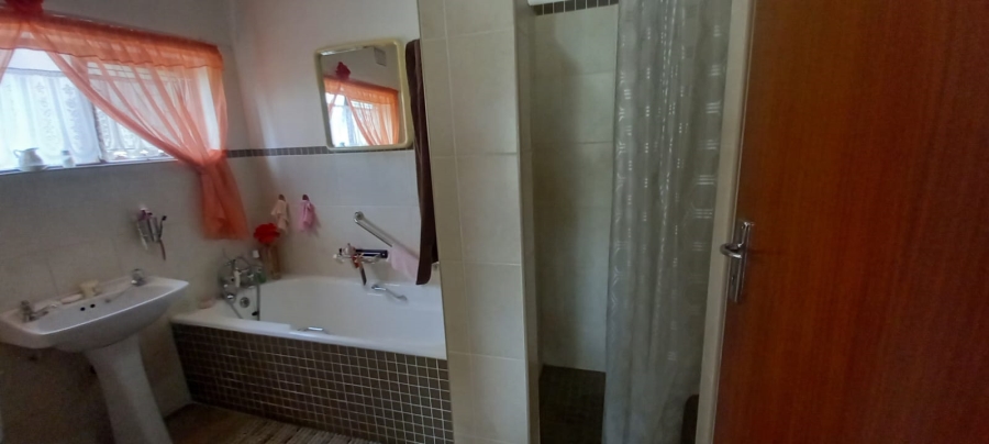 5 Bedroom Property for Sale in Malvern KwaZulu-Natal