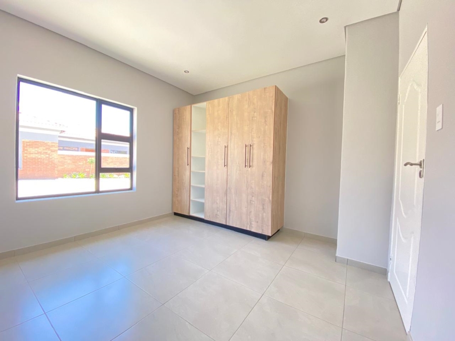 3 Bedroom Property for Sale in Schuinshoogte KwaZulu-Natal