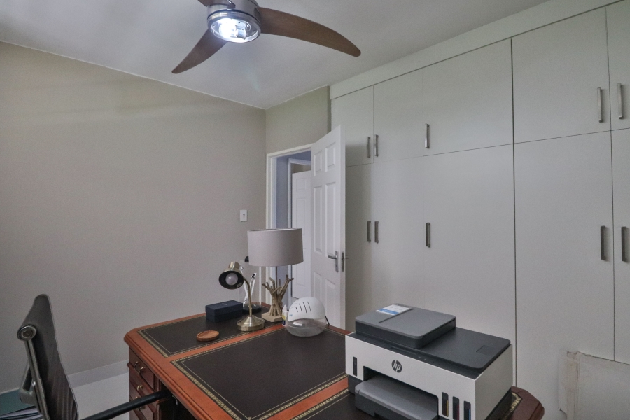 3 Bedroom Property for Sale in Amanzimtoti KwaZulu-Natal