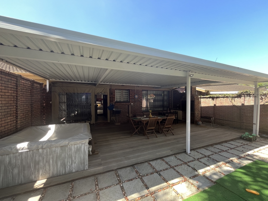 3 Bedroom Property for Sale in Amanzimtoti KwaZulu-Natal