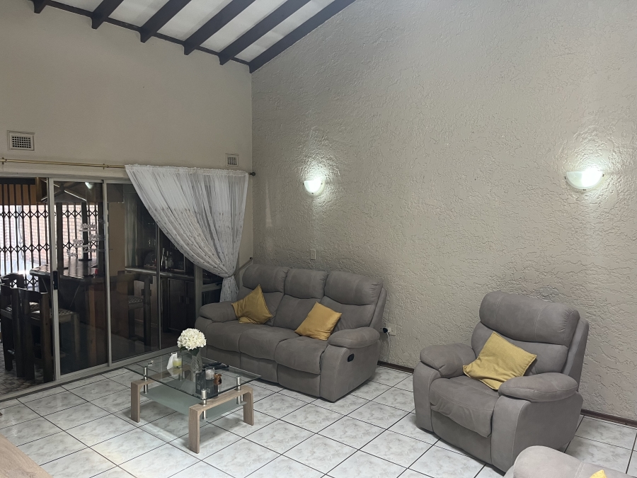 3 Bedroom Property for Sale in Amanzimtoti KwaZulu-Natal