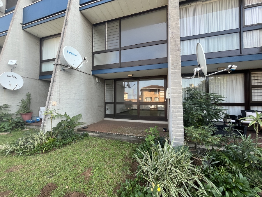 2 Bedroom Property for Sale in Amanzimtoti KwaZulu-Natal