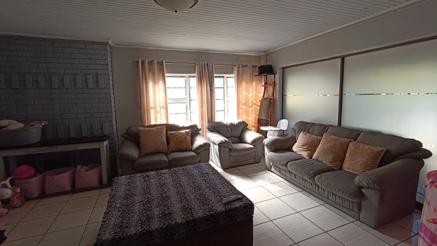 4 Bedroom Property for Sale in Signal Hill KwaZulu-Natal
