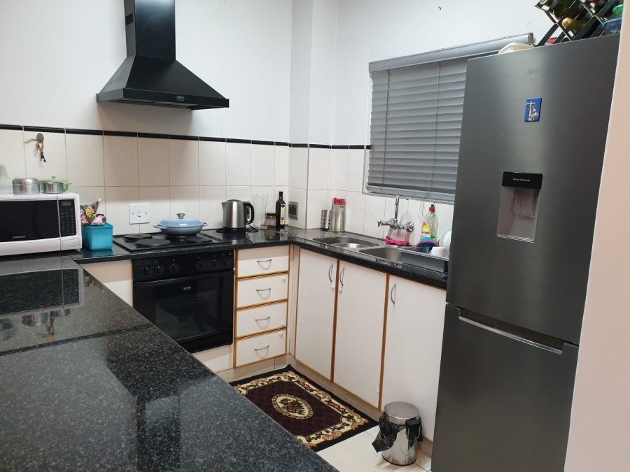 To Let 2 Bedroom Property for Rent in New Town Centre KwaZulu-Natal