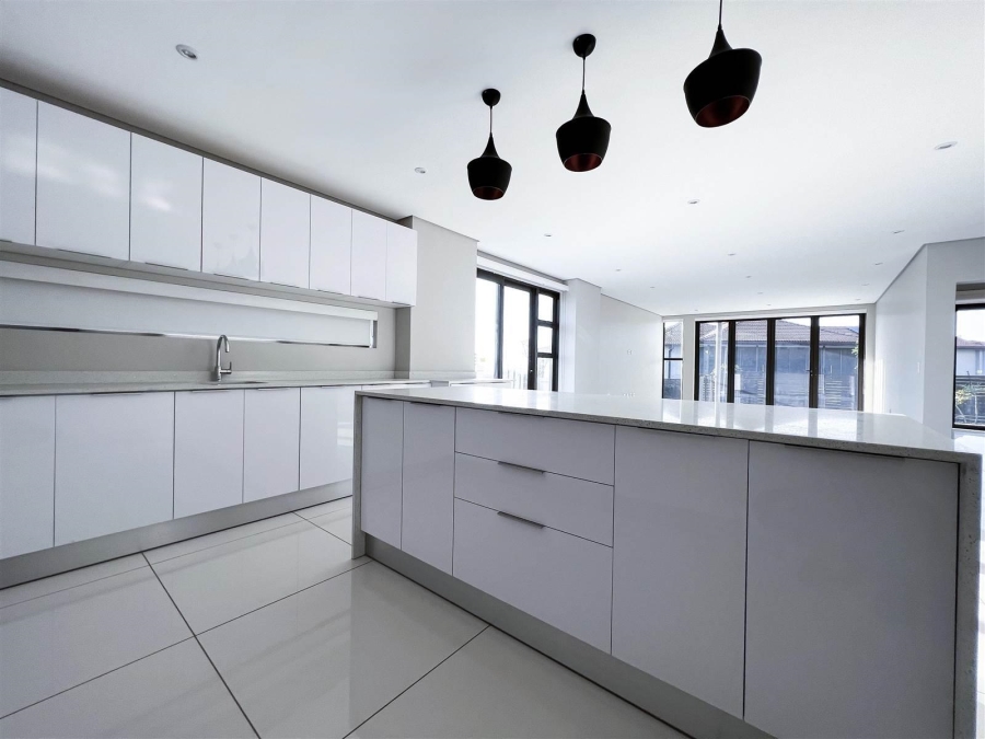 6 Bedroom Property for Sale in Izinga Estate KwaZulu-Natal
