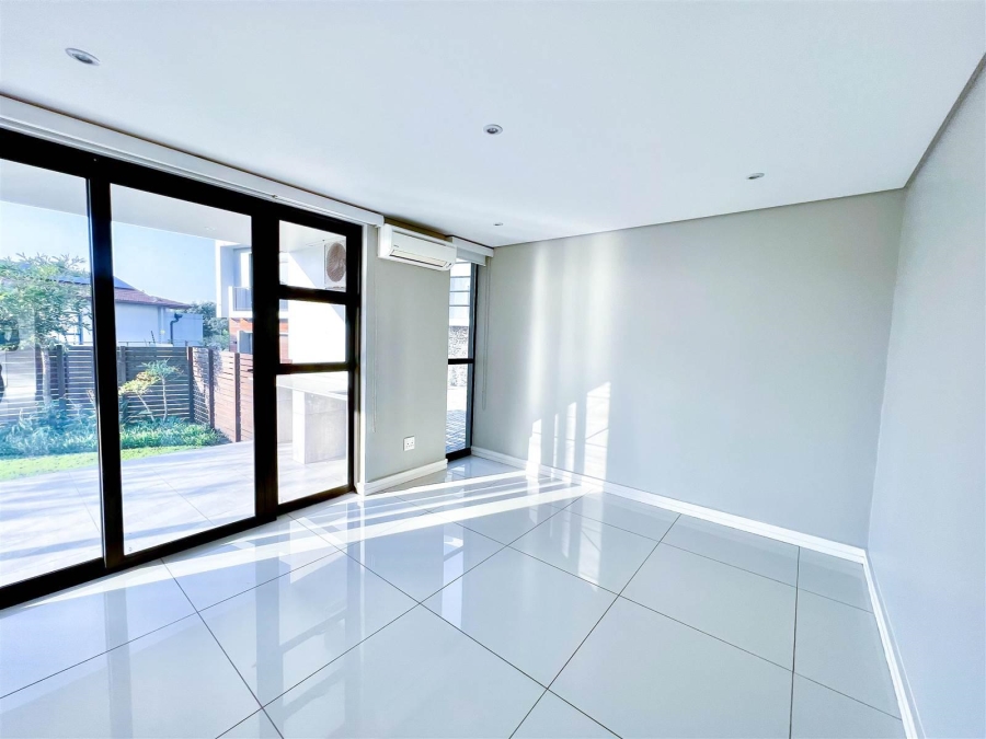 6 Bedroom Property for Sale in Izinga Estate KwaZulu-Natal