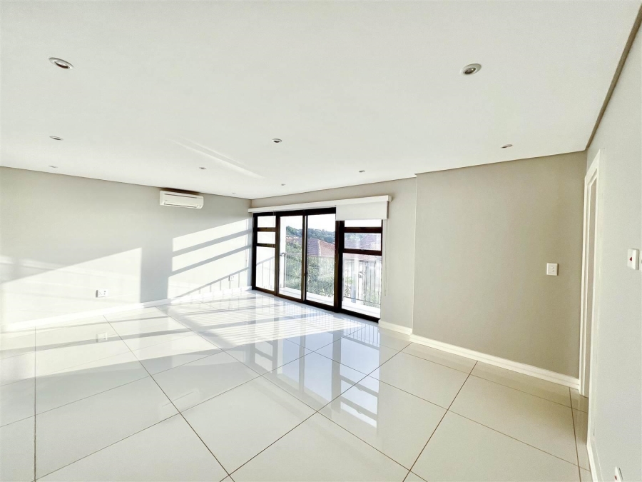6 Bedroom Property for Sale in Izinga Estate KwaZulu-Natal