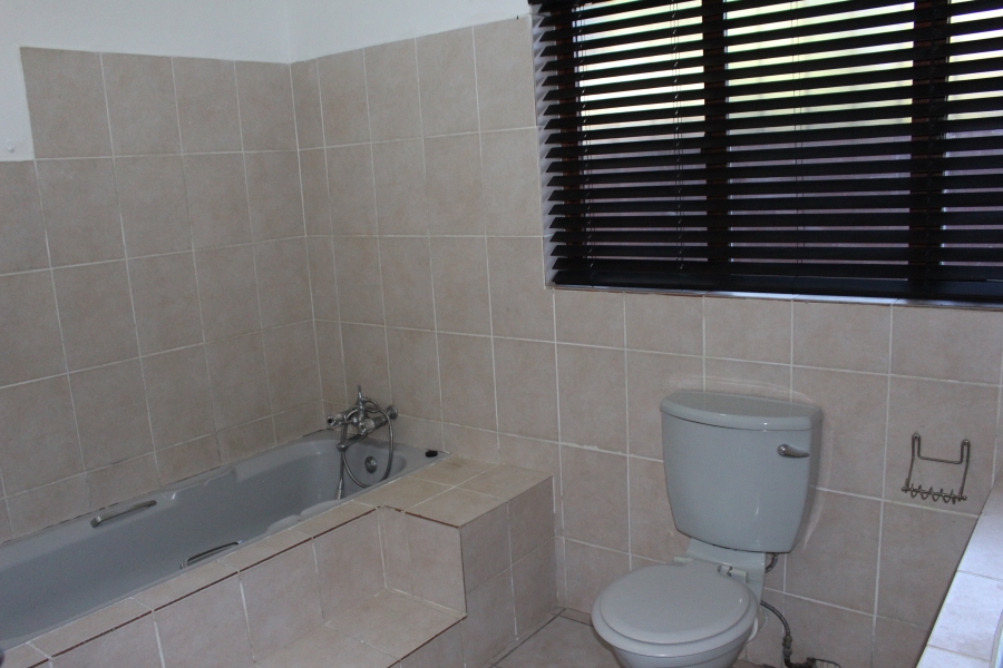 5 Bedroom Property for Sale in Veld En Vlei KwaZulu-Natal