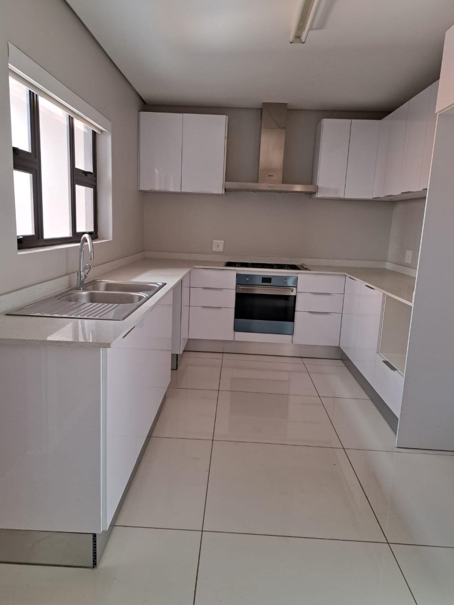 To Let 5 Bedroom Property for Rent in Izinga KwaZulu-Natal