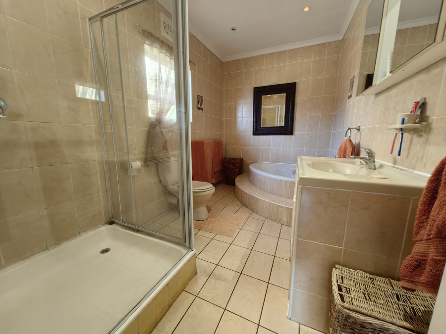 3 Bedroom Property for Sale in Freeland Park KwaZulu-Natal