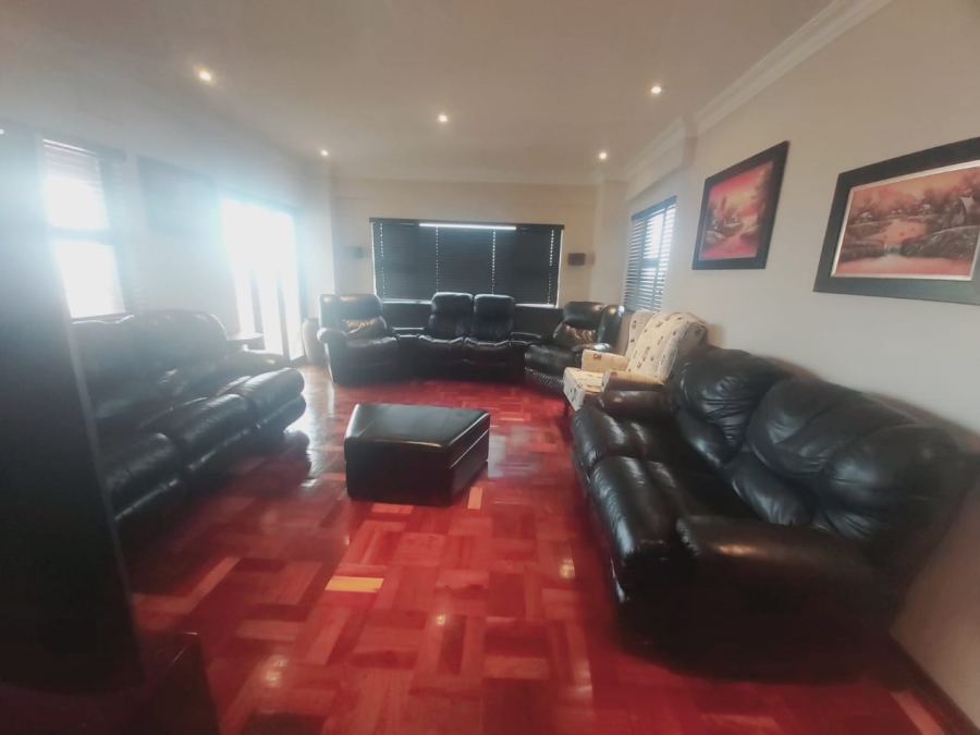5 Bedroom Property for Sale in Treasure Beach KwaZulu-Natal