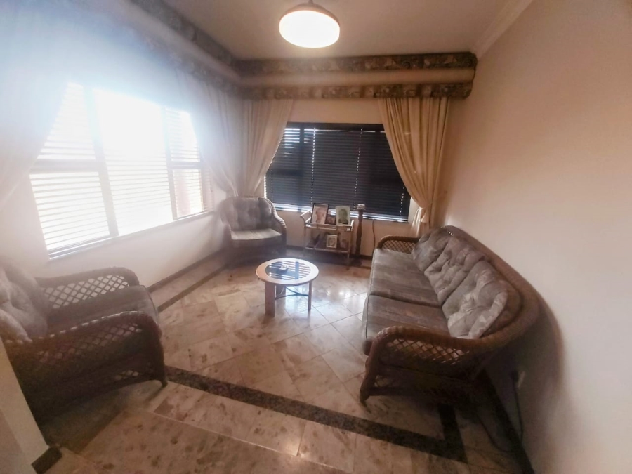 5 Bedroom Property for Sale in Treasure Beach KwaZulu-Natal