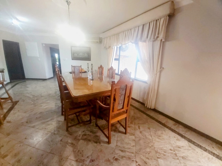 5 Bedroom Property for Sale in Treasure Beach KwaZulu-Natal