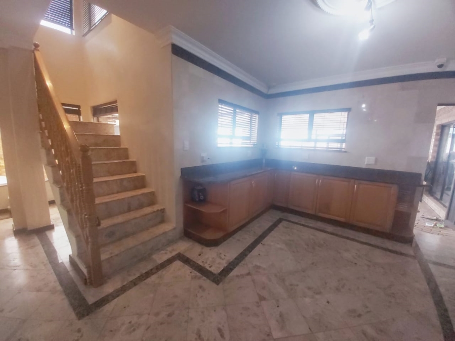 5 Bedroom Property for Sale in Treasure Beach KwaZulu-Natal