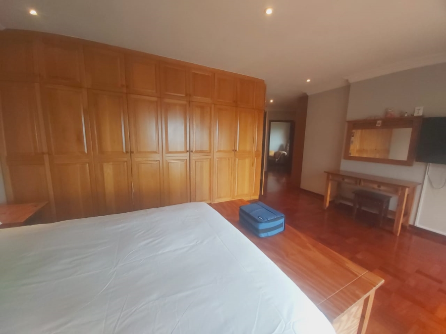 5 Bedroom Property for Sale in Treasure Beach KwaZulu-Natal