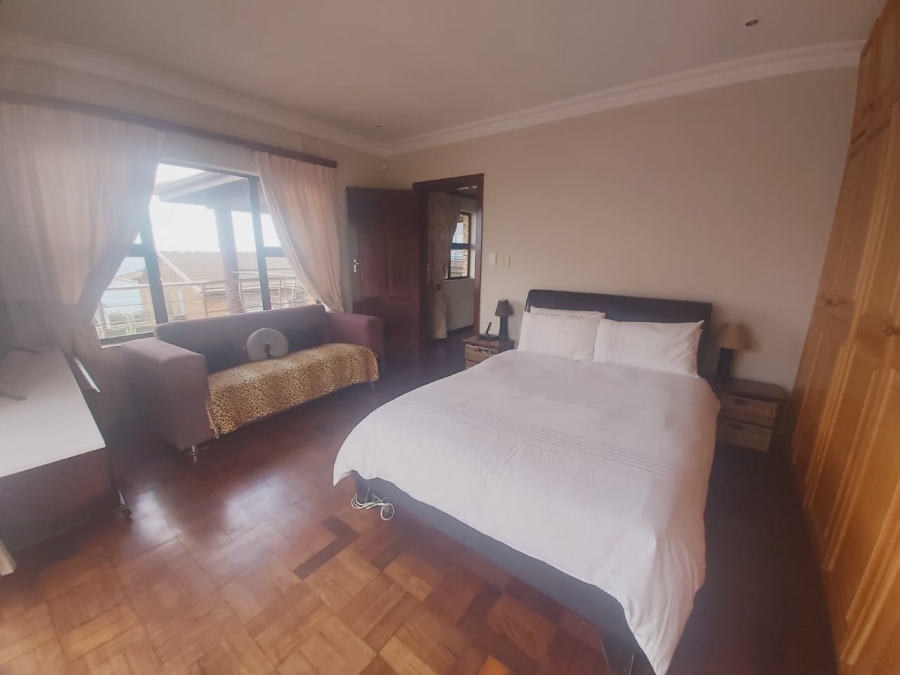 5 Bedroom Property for Sale in Treasure Beach KwaZulu-Natal