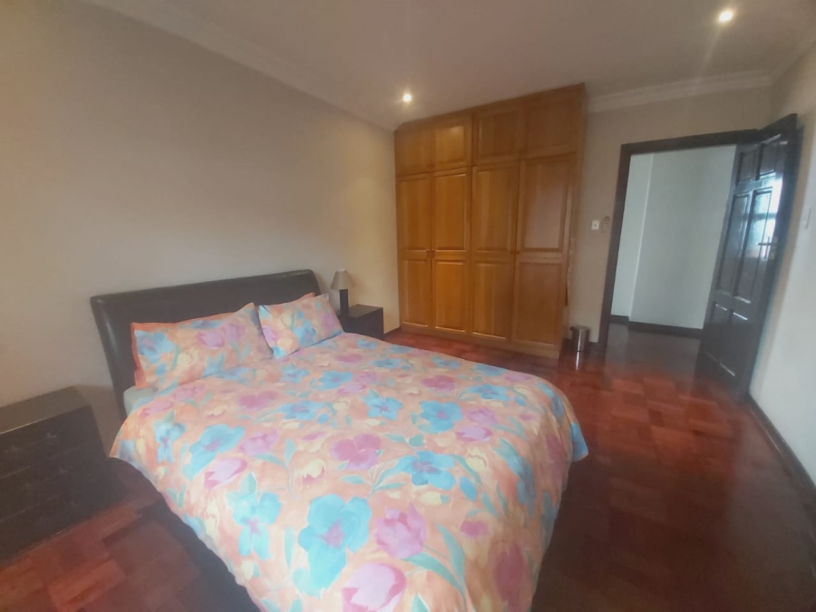 5 Bedroom Property for Sale in Treasure Beach KwaZulu-Natal