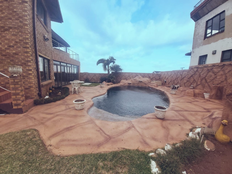5 Bedroom Property for Sale in Treasure Beach KwaZulu-Natal