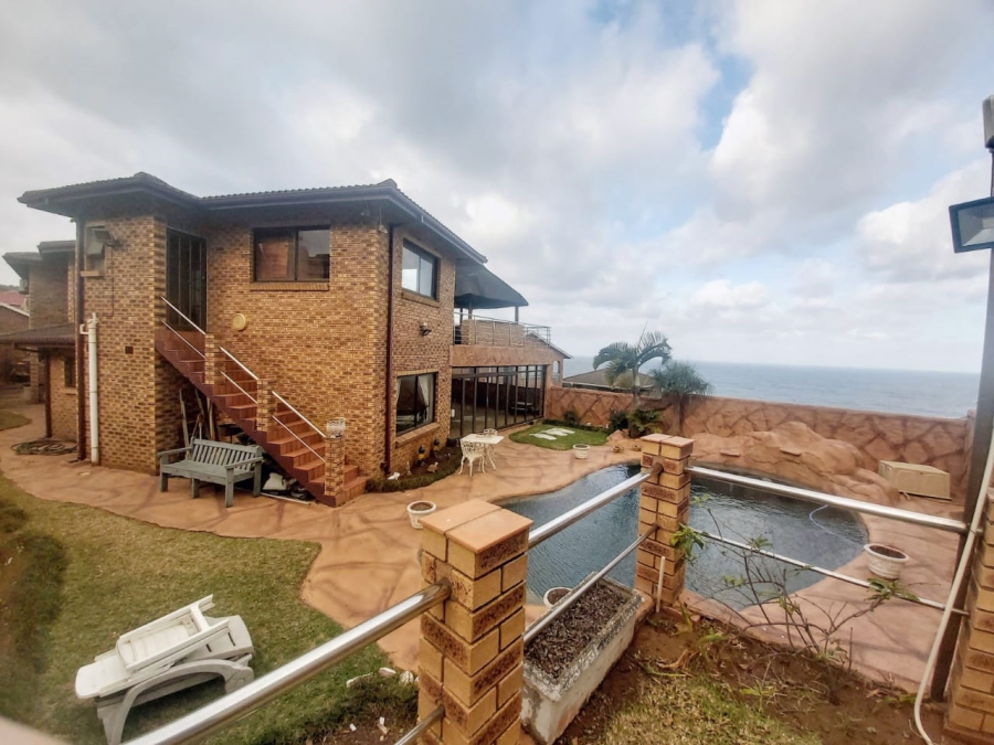 5 Bedroom Property for Sale in Treasure Beach KwaZulu-Natal