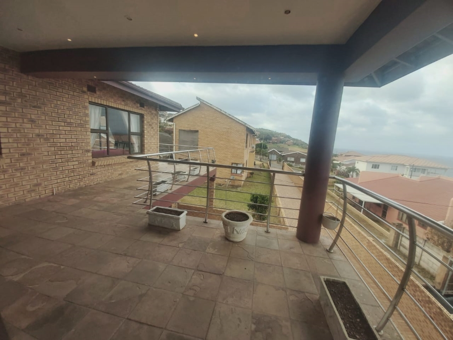 5 Bedroom Property for Sale in Treasure Beach KwaZulu-Natal