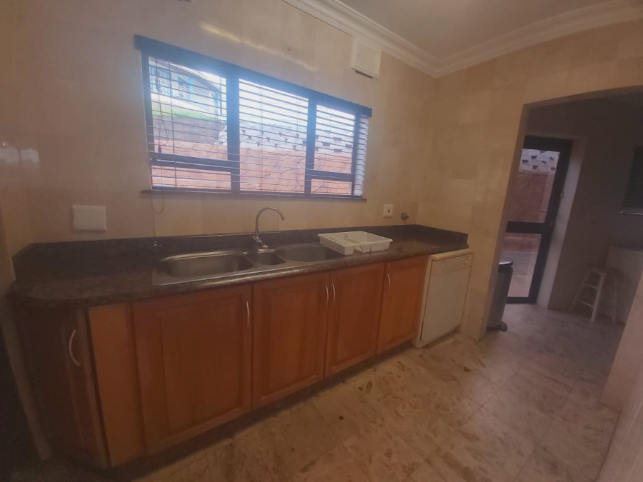 5 Bedroom Property for Sale in Treasure Beach KwaZulu-Natal