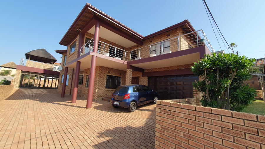 5 Bedroom Property for Sale in Treasure Beach KwaZulu-Natal