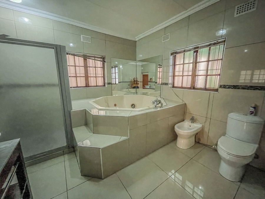 10 Bedroom Property for Sale in Panorama KwaZulu-Natal