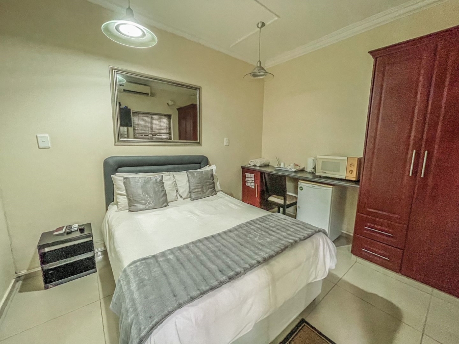 10 Bedroom Property for Sale in Panorama KwaZulu-Natal