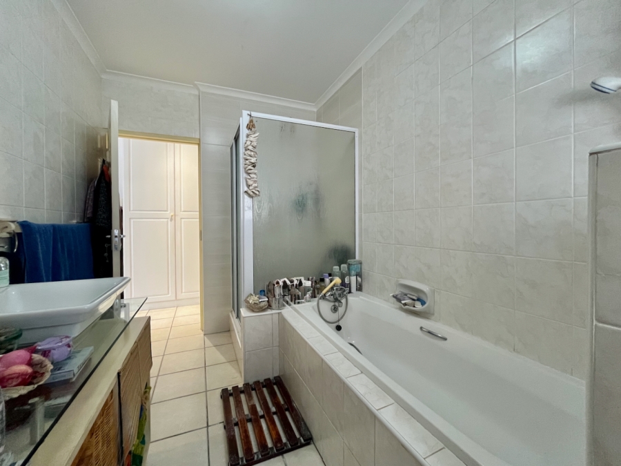 4 Bedroom Property for Sale in Beverley Hills KwaZulu-Natal