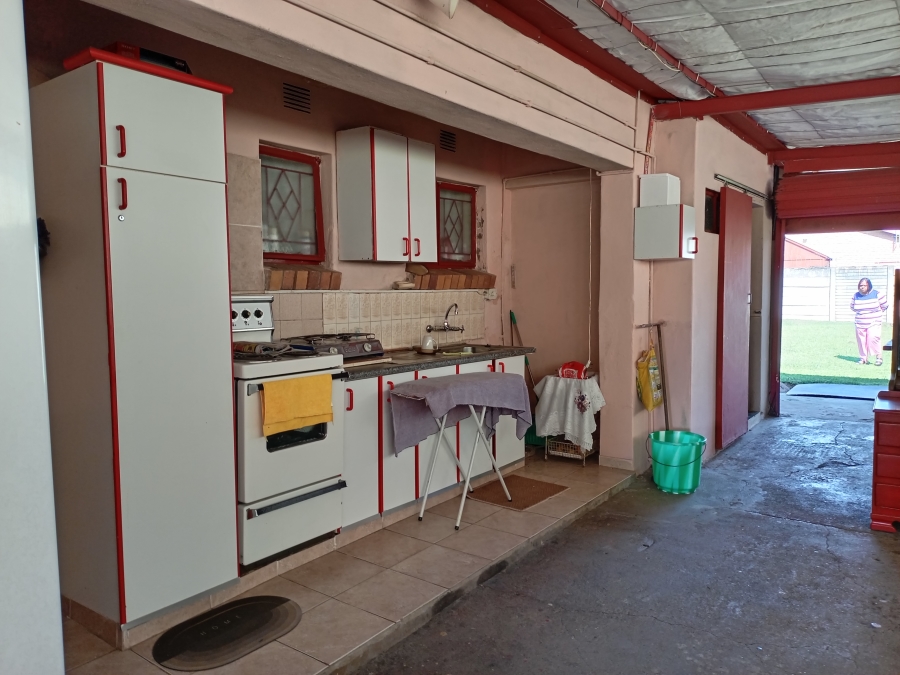 3 Bedroom Property for Sale in Lennoxton KwaZulu-Natal