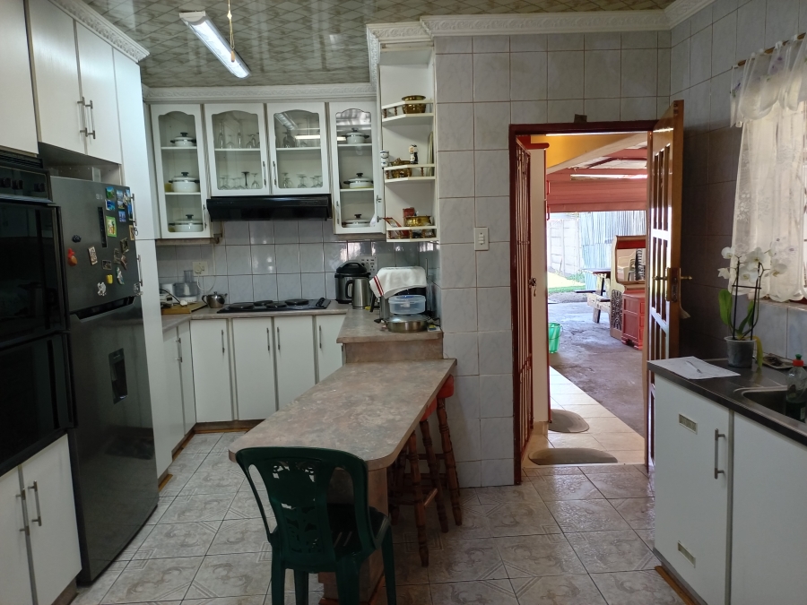 3 Bedroom Property for Sale in Lennoxton KwaZulu-Natal