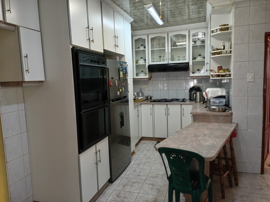 3 Bedroom Property for Sale in Lennoxton KwaZulu-Natal