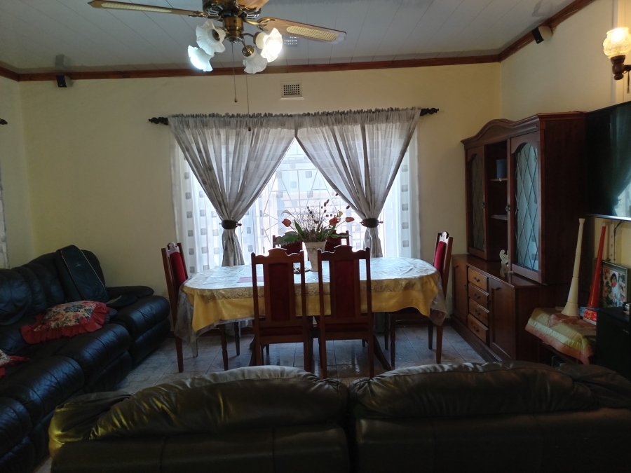 3 Bedroom Property for Sale in Lennoxton KwaZulu-Natal