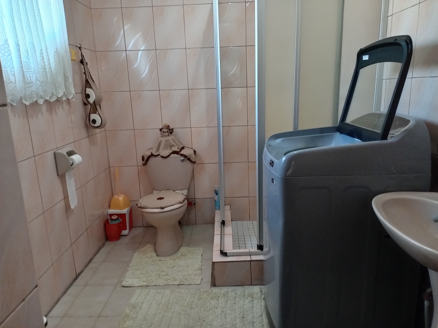 3 Bedroom Property for Sale in Lennoxton KwaZulu-Natal