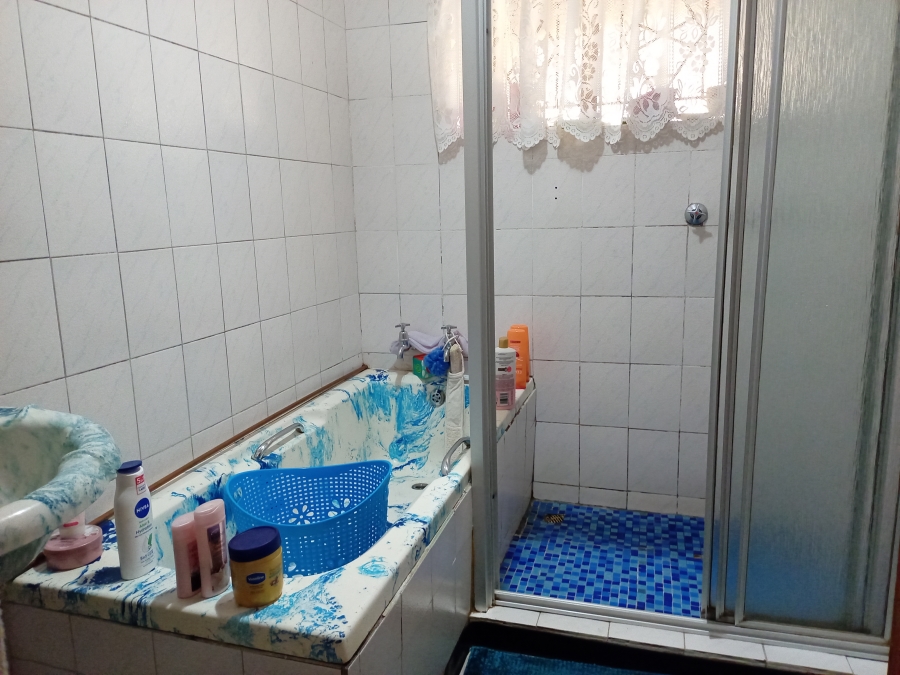 3 Bedroom Property for Sale in Lennoxton KwaZulu-Natal