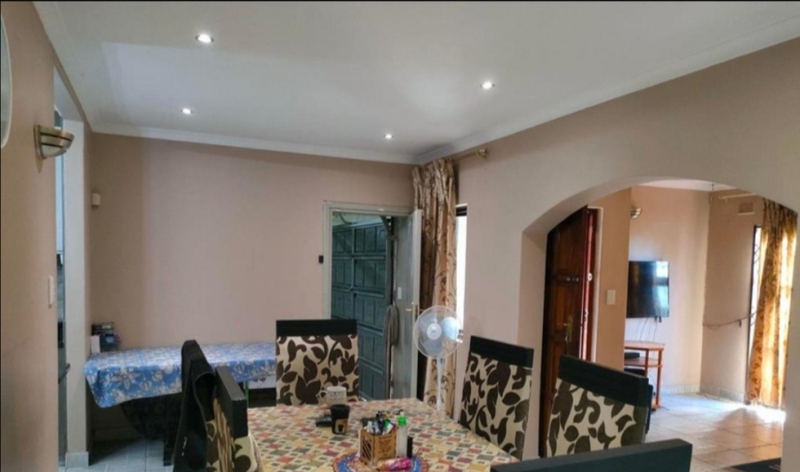 3 Bedroom Property for Sale in Dawncrest KwaZulu-Natal