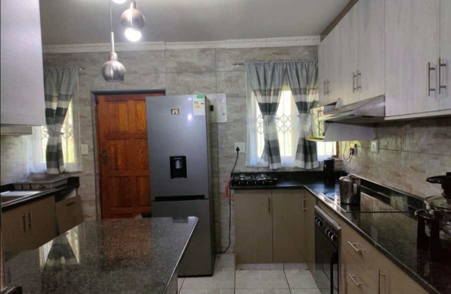 3 Bedroom Property for Sale in Dawncrest KwaZulu-Natal