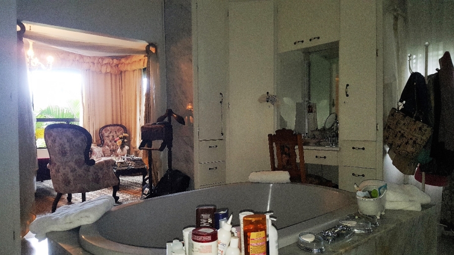 6 Bedroom Property for Sale in Meer En See KwaZulu-Natal