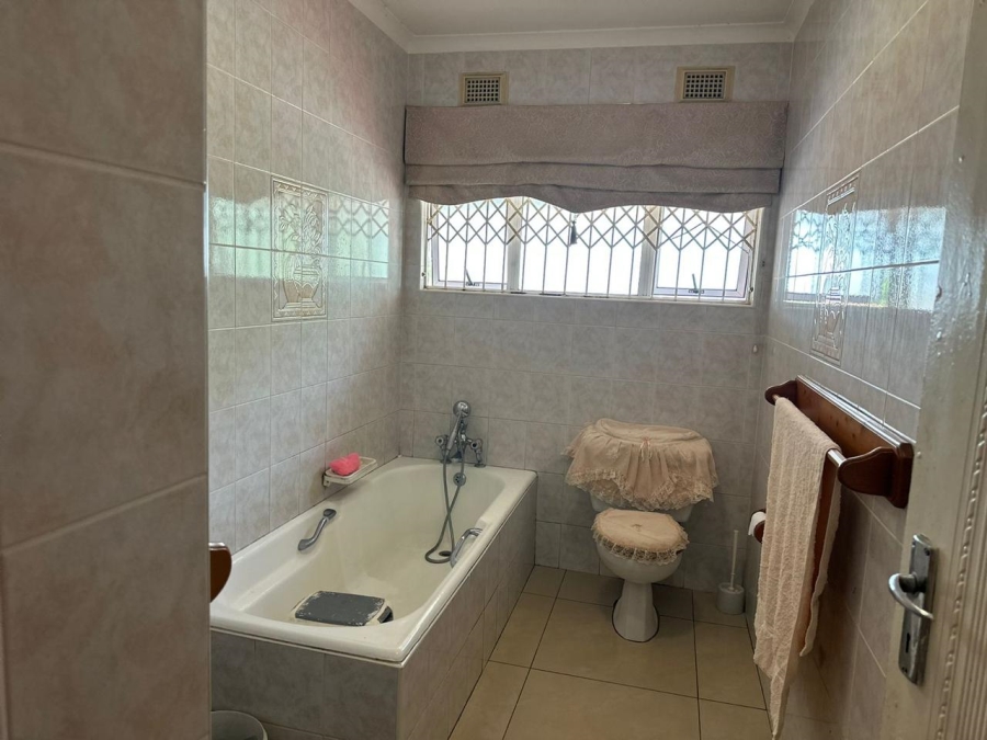4 Bedroom Property for Sale in Sunningdale KwaZulu-Natal