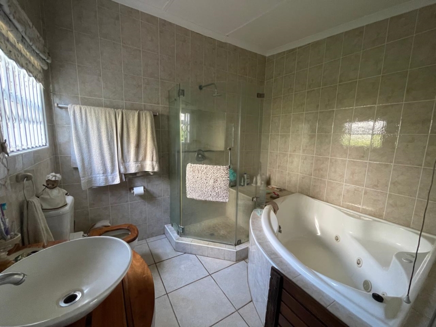 3 Bedroom Property for Sale in Tugela Mouth KwaZulu-Natal