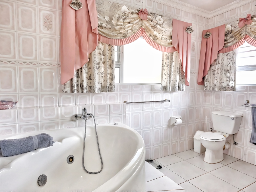 5 Bedroom Property for Sale in St Lucia KwaZulu-Natal