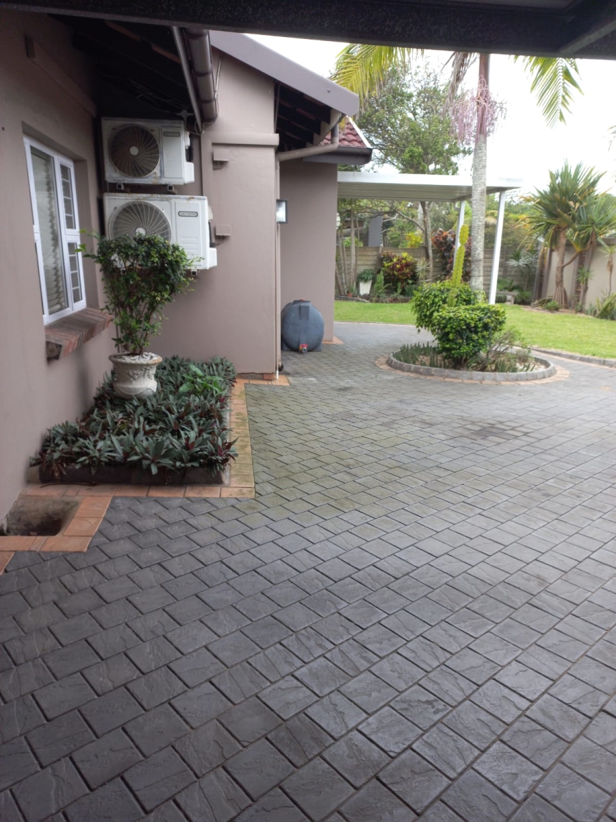 4 Bedroom Property for Sale in Meer En See KwaZulu-Natal