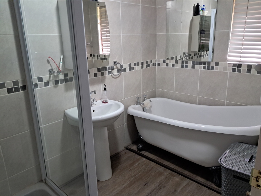 4 Bedroom Property for Sale in Albert Falls KwaZulu-Natal