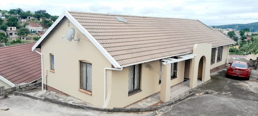 4 Bedroom Property for Sale in Kwandengezi KwaZulu-Natal