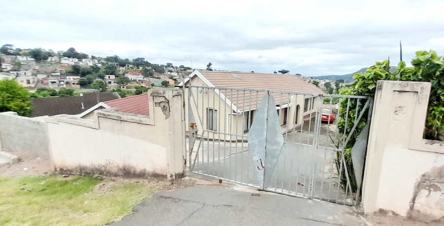 4 Bedroom Property for Sale in Kwandengezi KwaZulu-Natal