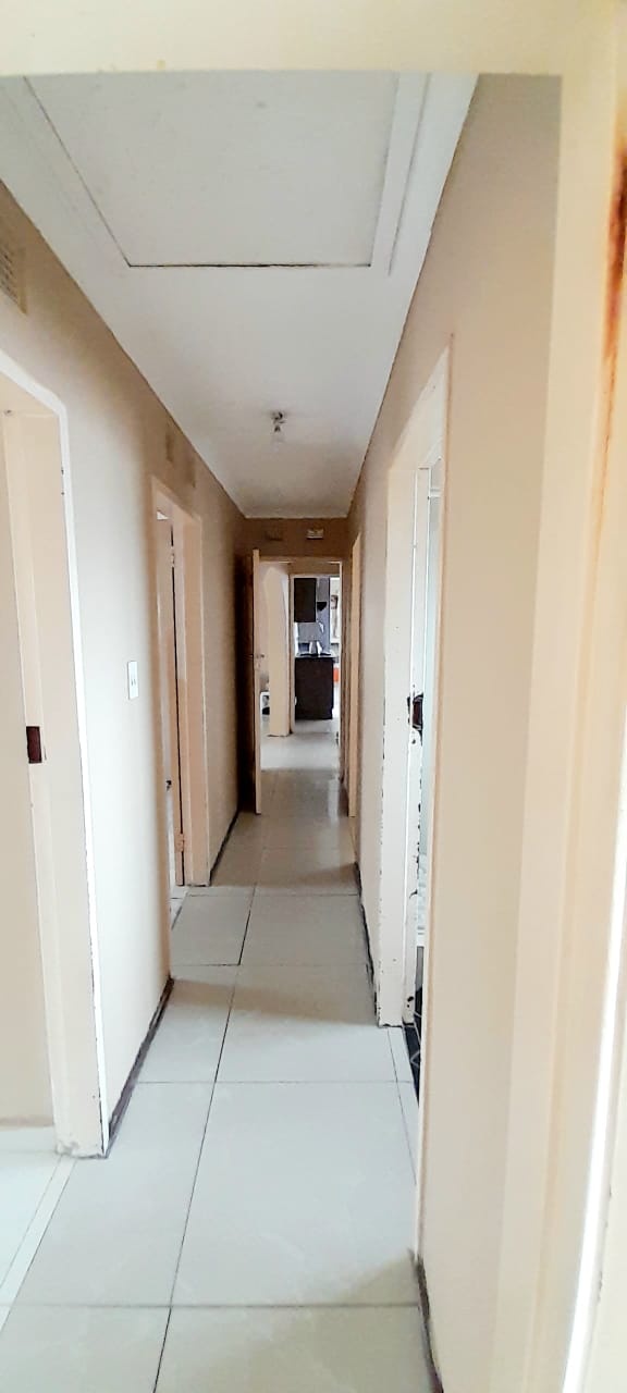 4 Bedroom Property for Sale in Kwandengezi KwaZulu-Natal